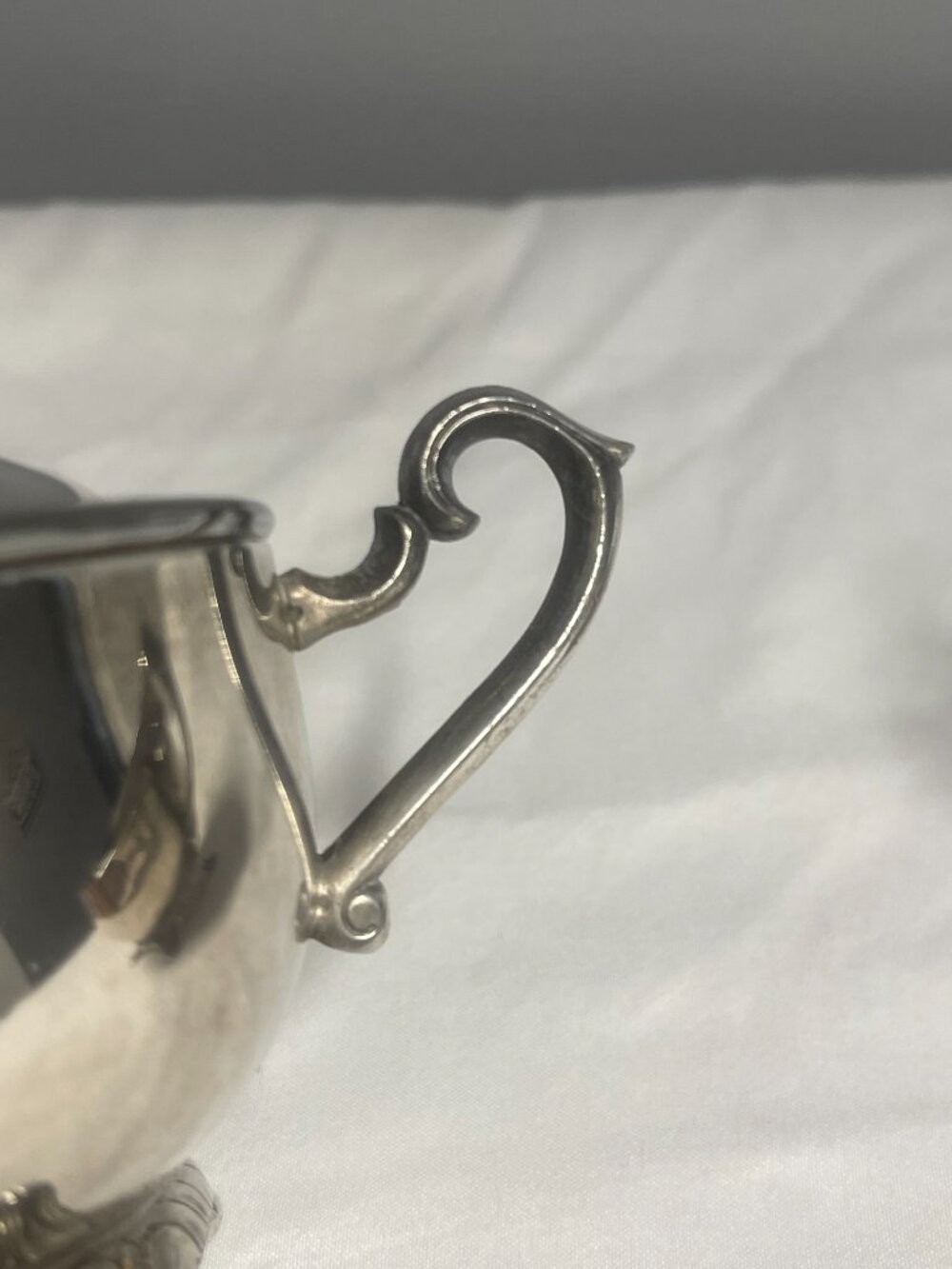 Wm Rogers Silverplate Creamer & Covered Sugar Bowl Set - Picture 6 of 11